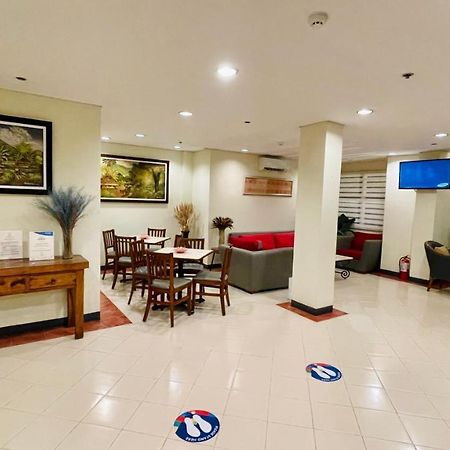 Microtel By Wyndham Tarlac Экстерьер фото