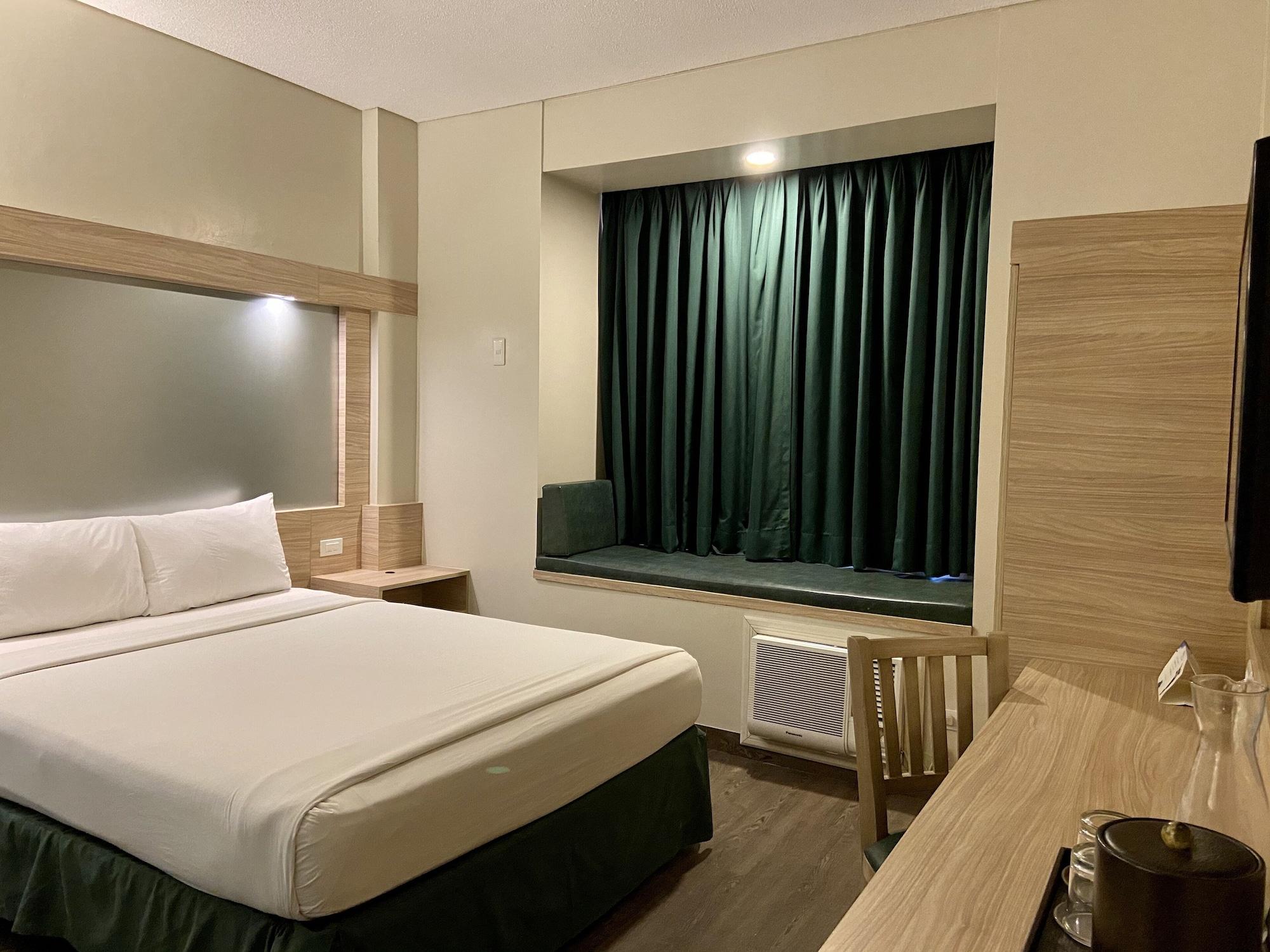 Microtel By Wyndham Tarlac Экстерьер фото