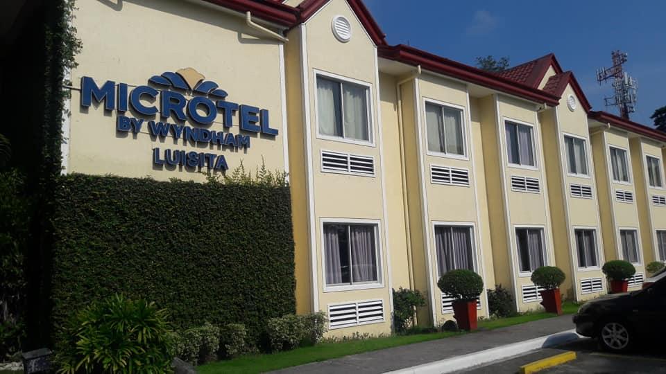 Microtel By Wyndham Tarlac Экстерьер фото