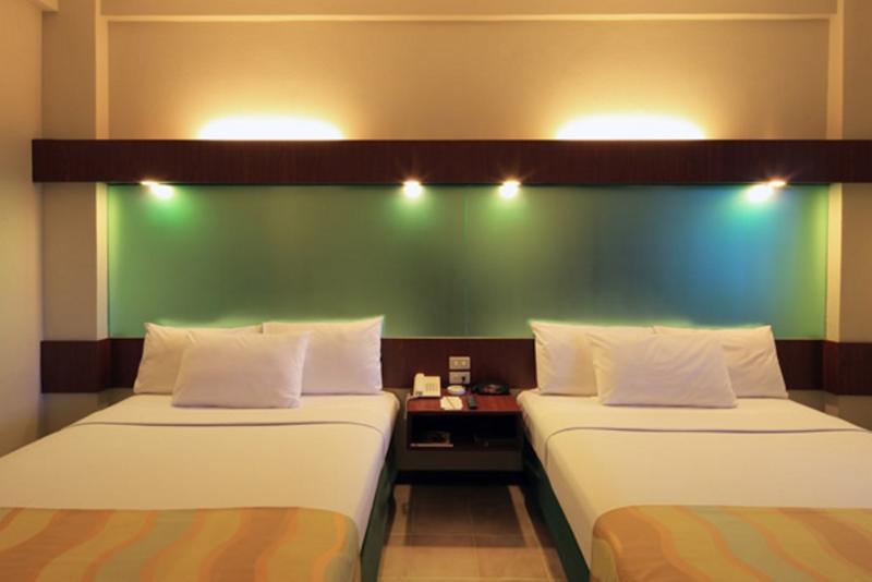 Microtel By Wyndham Tarlac Экстерьер фото